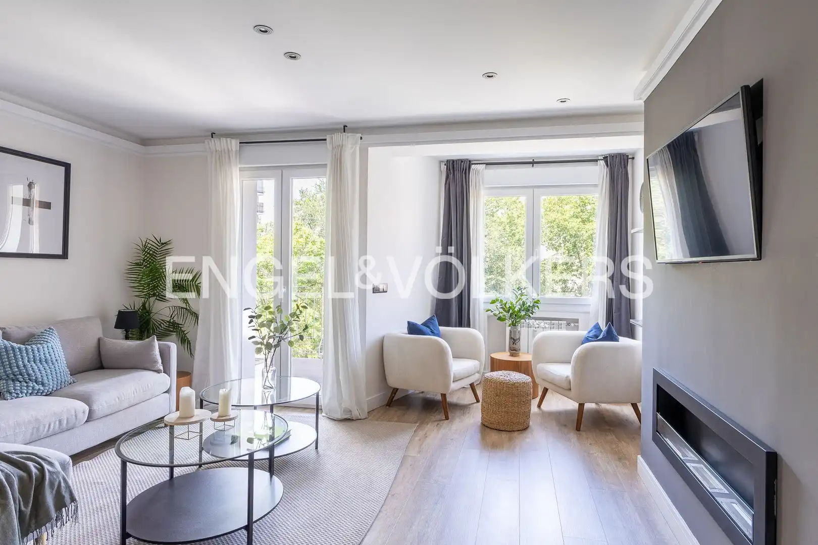 Living room of Flat for rent in Madrid  with Air Conditioner, Heating and Terrace