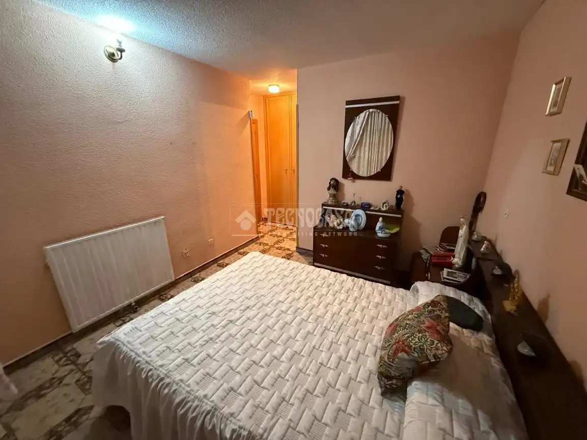 Habitación de Piso en venta en Madrid con Calefacción
