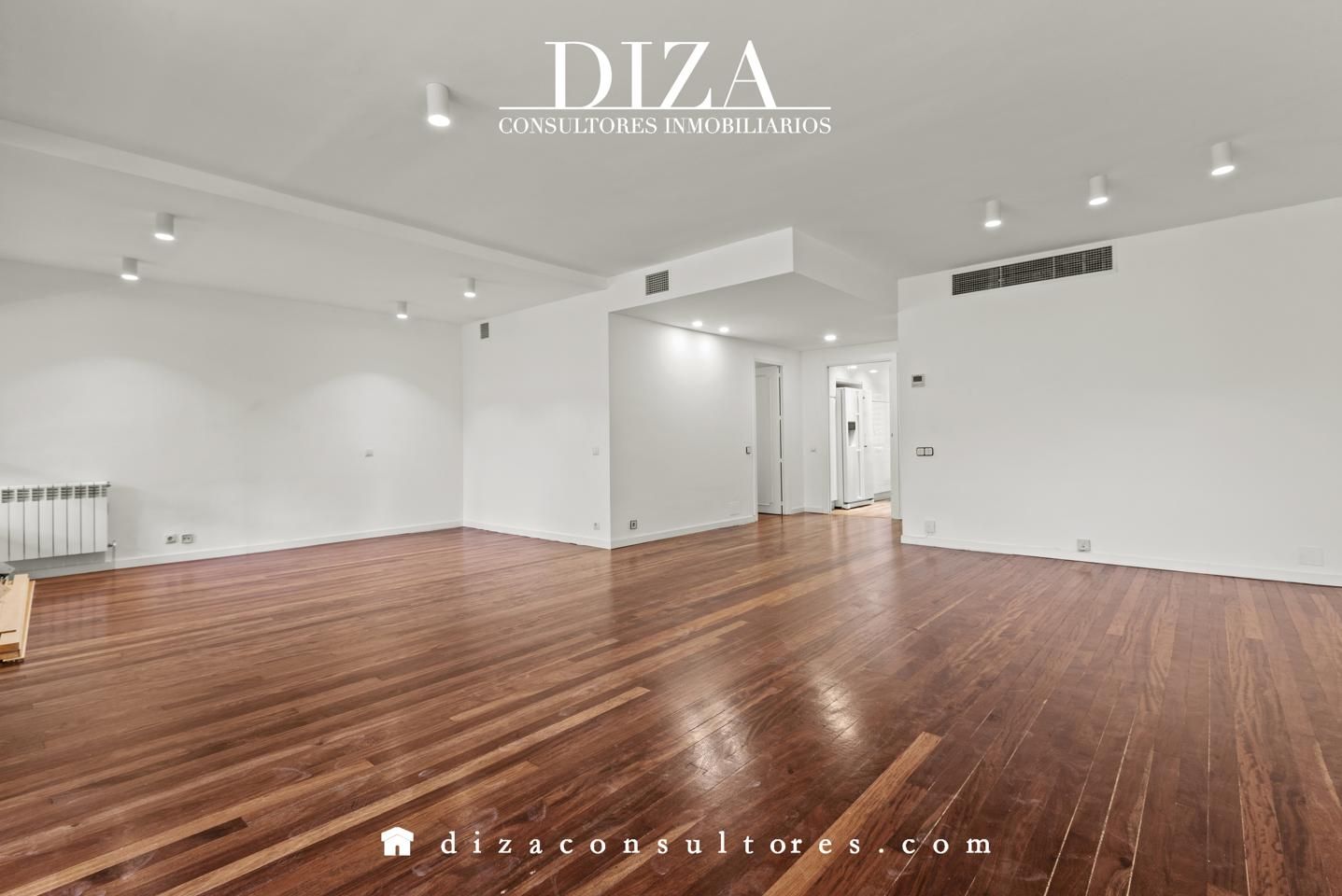 Exterior view of Flat to rent in La Moraleja  with Air Conditioner, Heating and Terrace