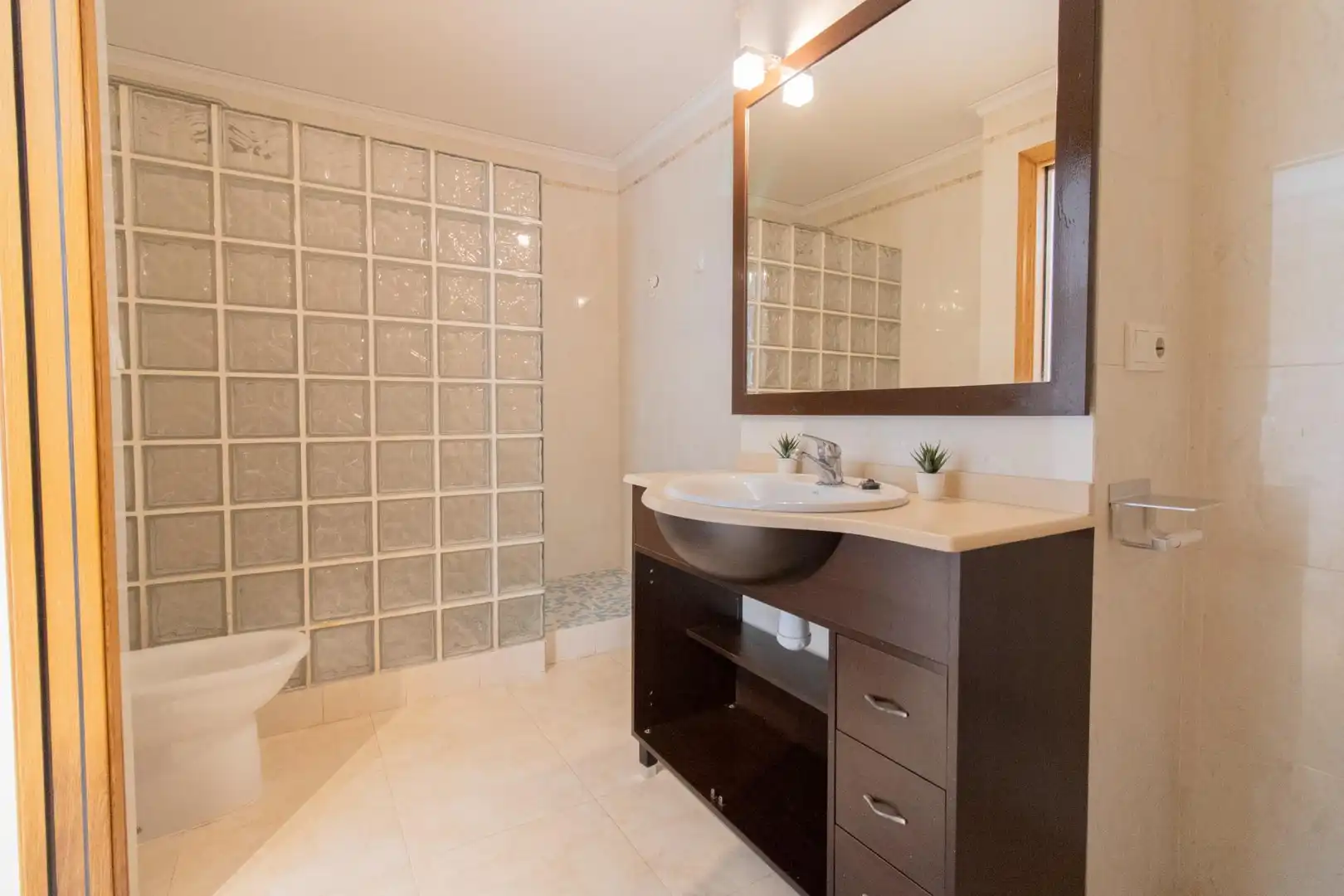 Baño de Apartamento en venta en Estivella con Amueblado y Balcón