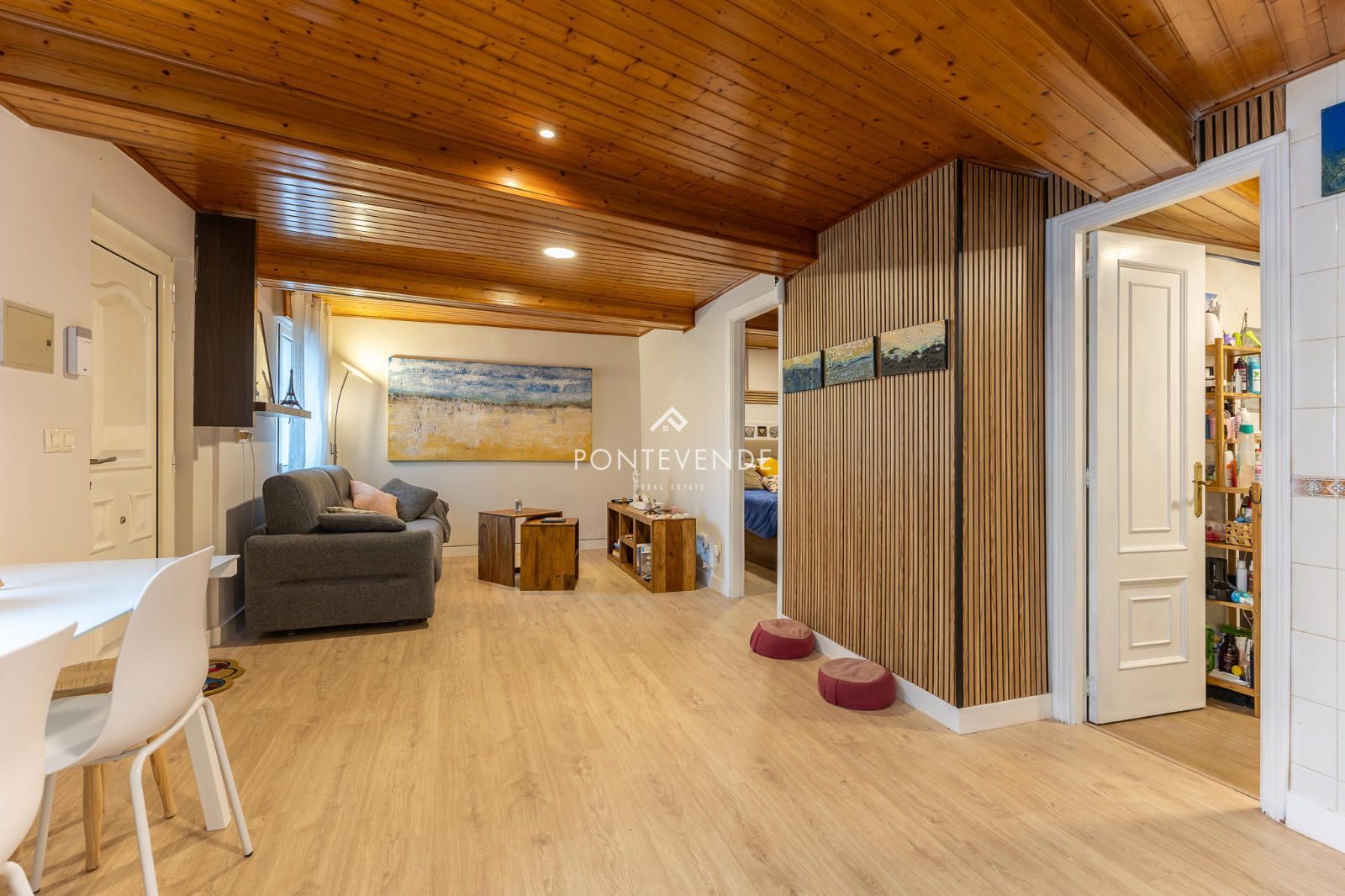 Flat for sale in Vigo   with Heating and Furnished