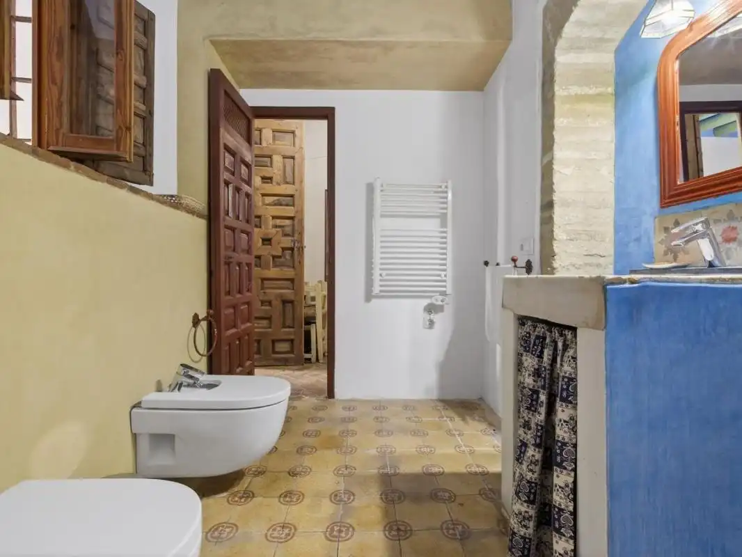 Bathroom of Houses for sale in Carmona  with Heating, Storage room and Swimming Pool
