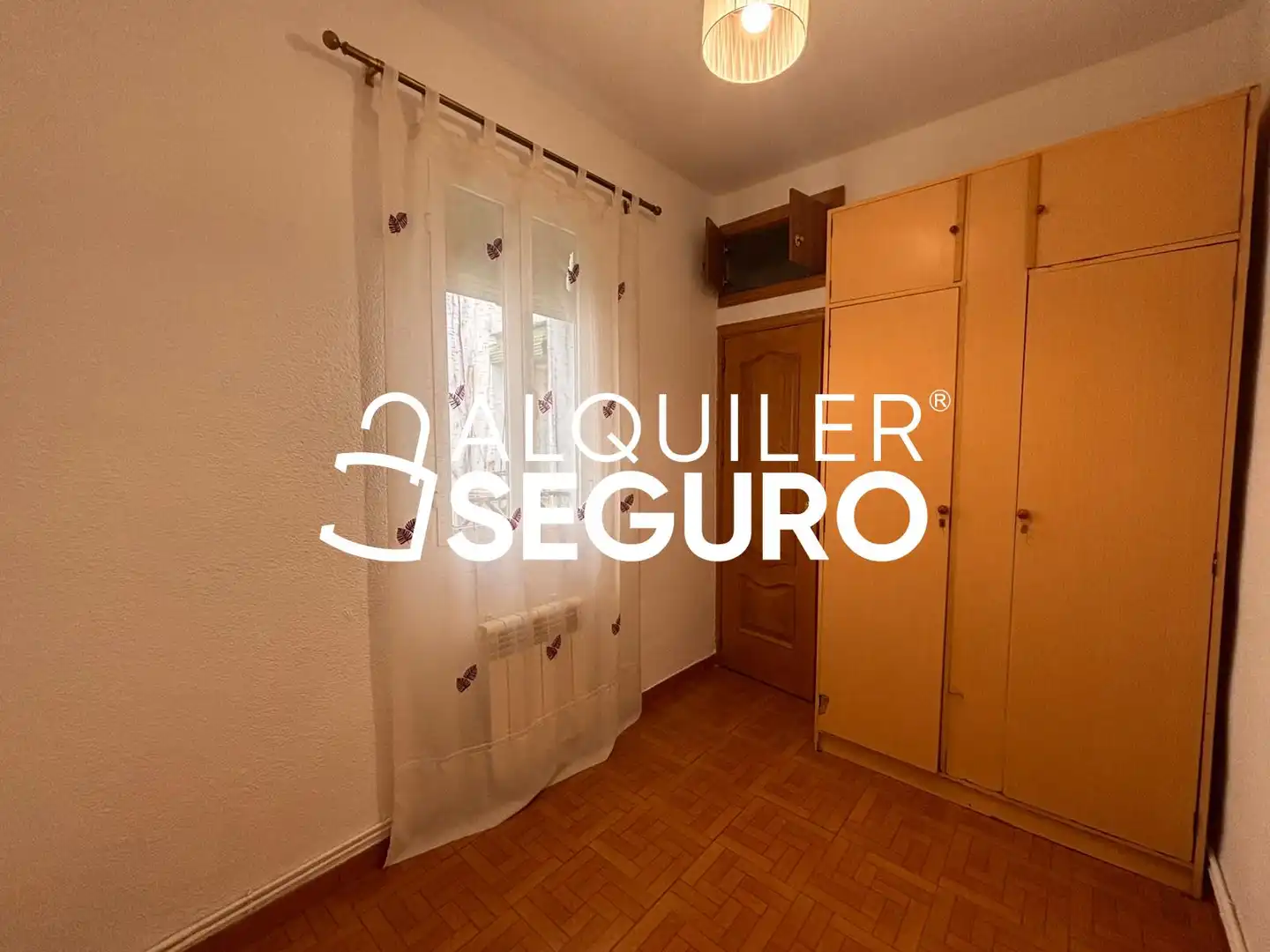 Schlafzimmer von Wohnung zur Miete in Madrid mit Klimaanlage und Heizung