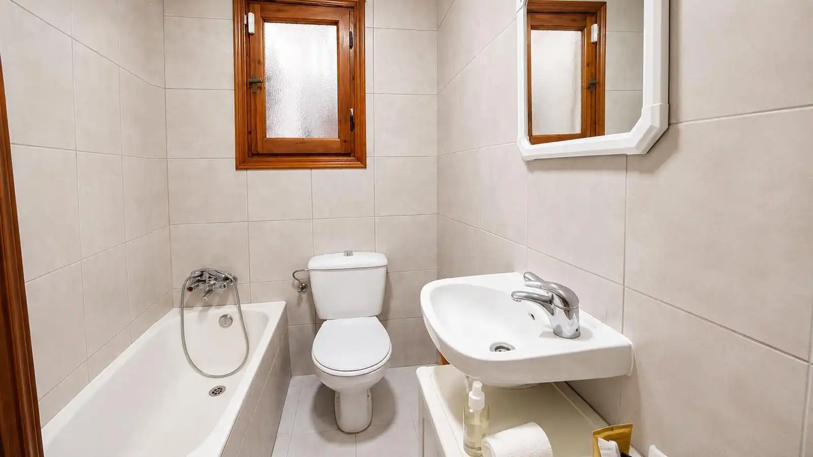 Baño de Casa adosada en venta en Torrevieja con Amueblado, Horno y TV