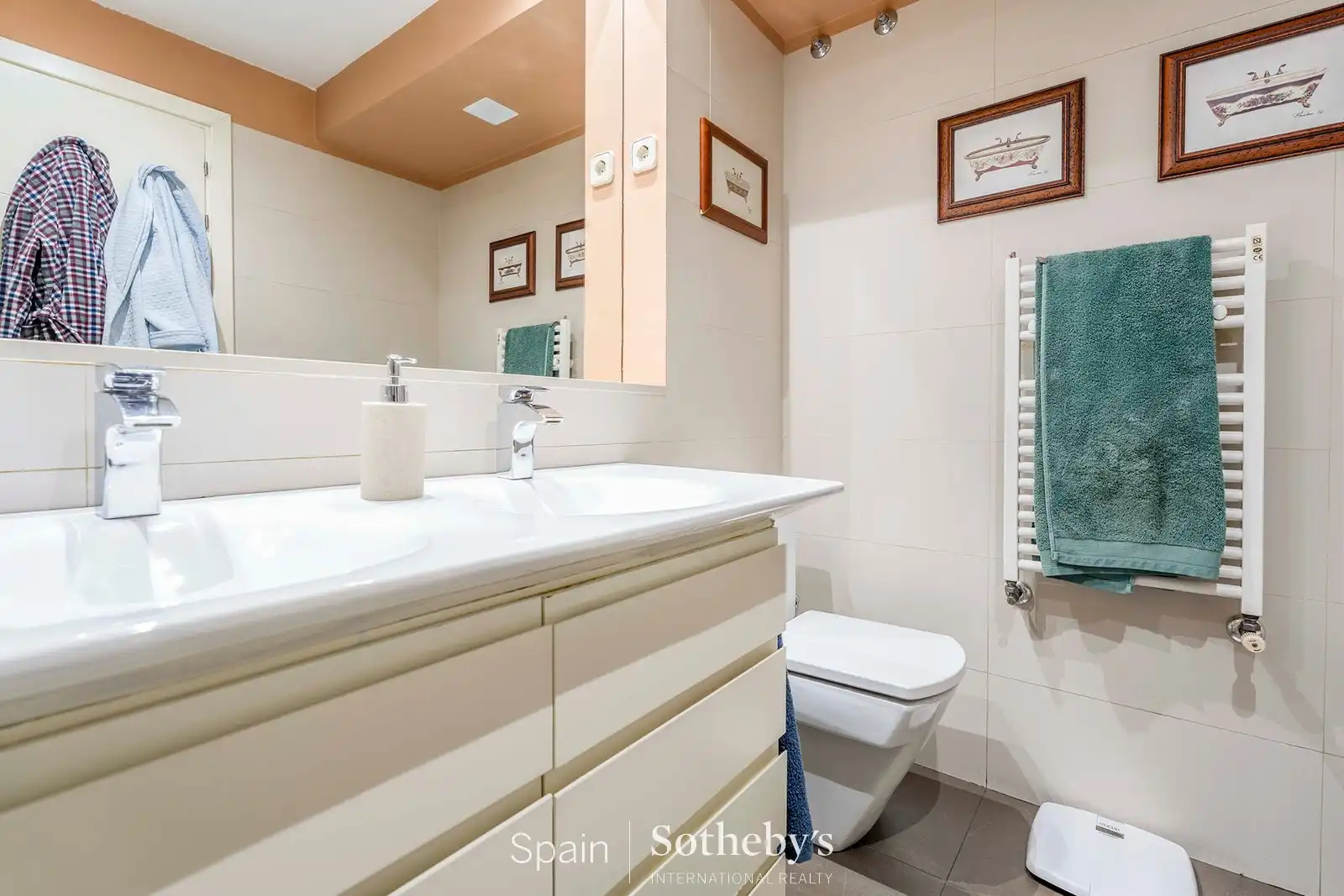 Baño de Apartamento en venta en Madrid con Aire acondicionado, Calefacción y Terraza