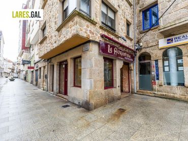 Locale commerciale in affitto a Rúa Félix Ozámiz