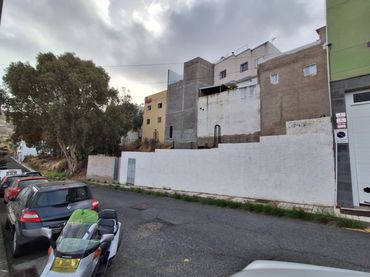 Terreno residencial en venta en Calle Baile del Vivo 57