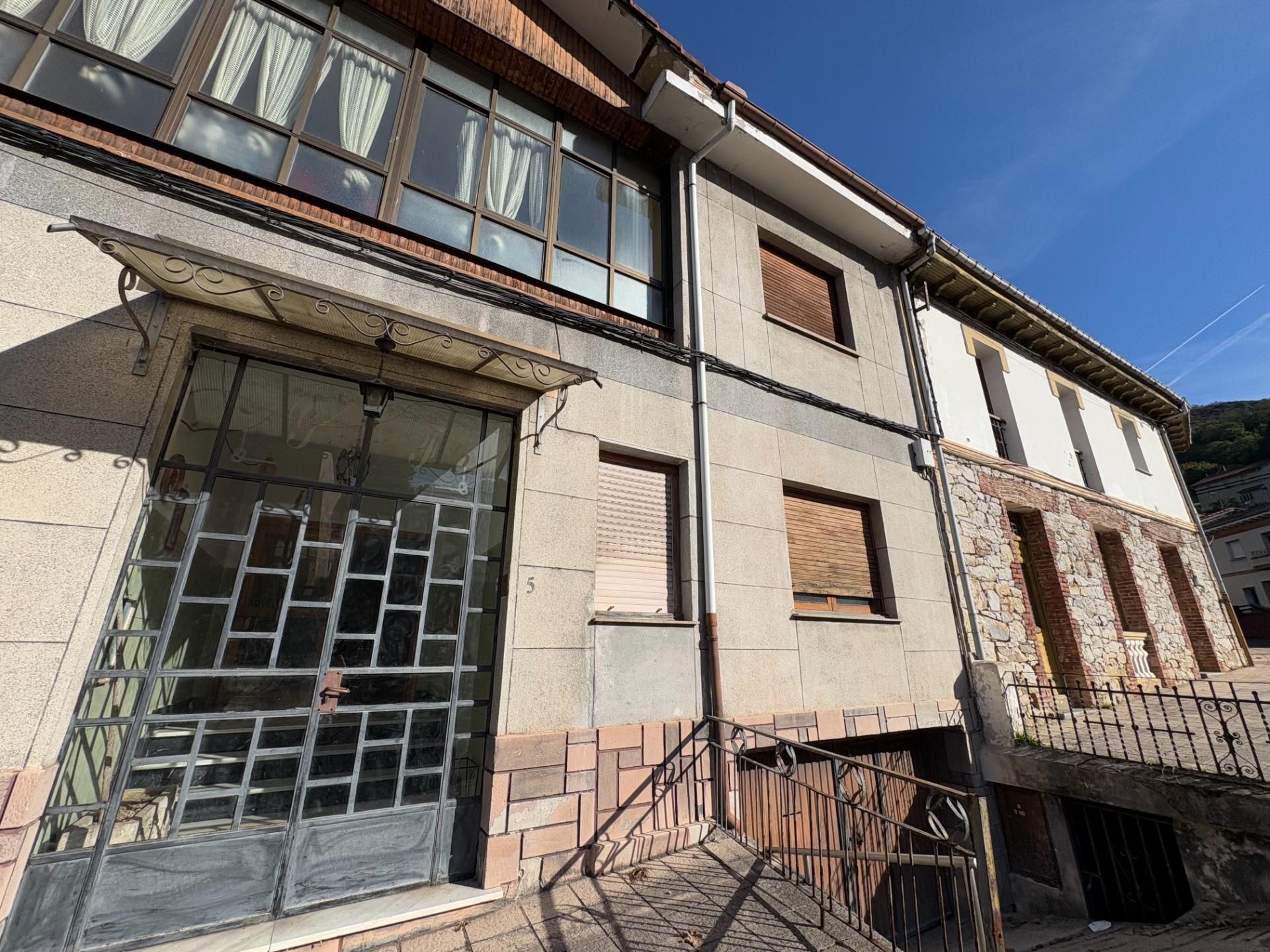 Exterior view of Flat for sale in Mieres (Asturias)  with Private garden, Parquet flooring and Terrace