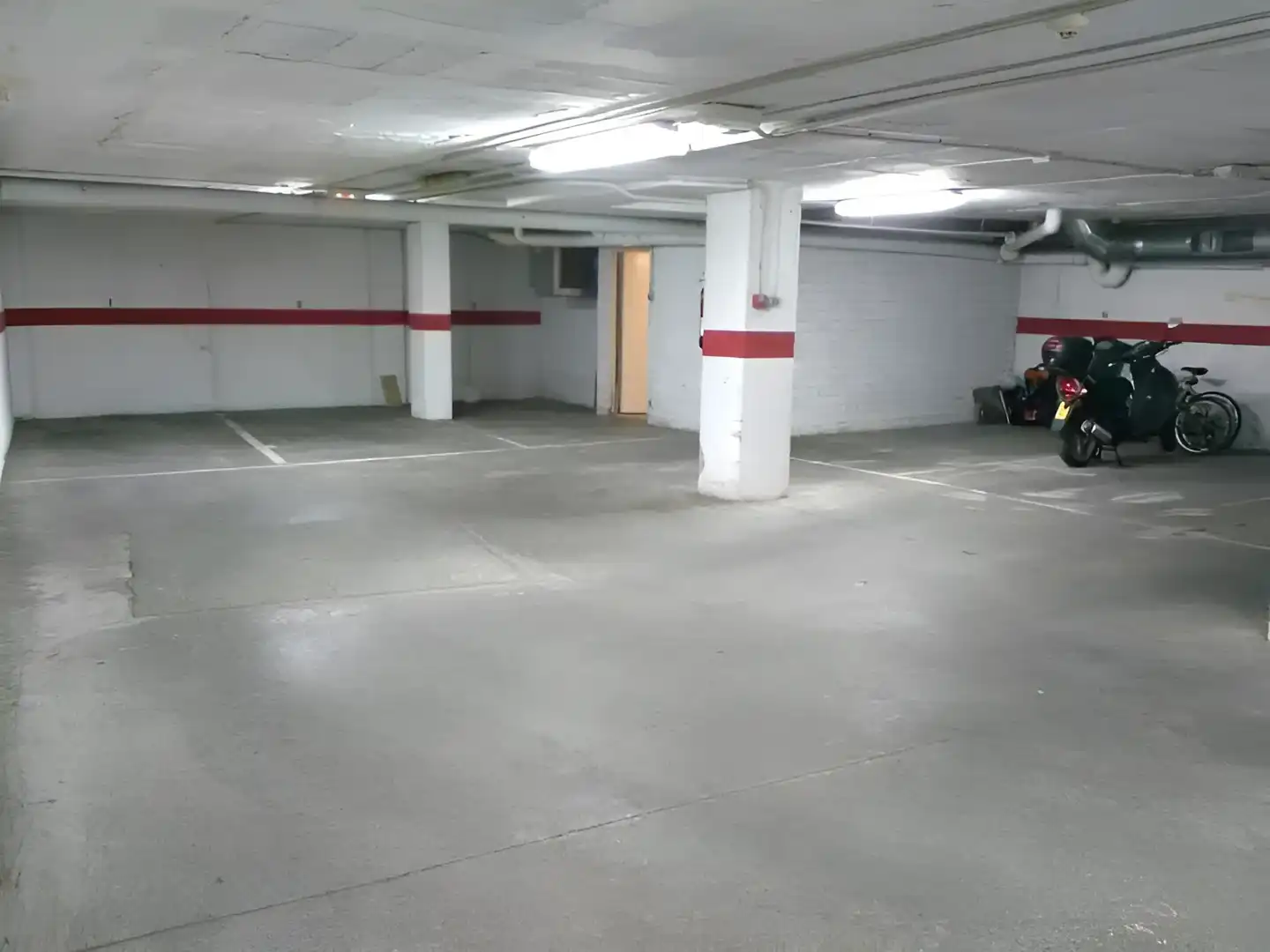 Aparcamiento en venta en Pere Cavasequia, 12, imagen 2