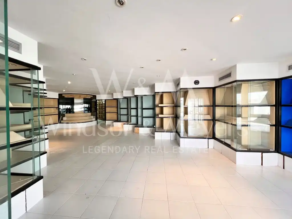 Local en venta en Santa Eulària des Riu con Aire acondicionado