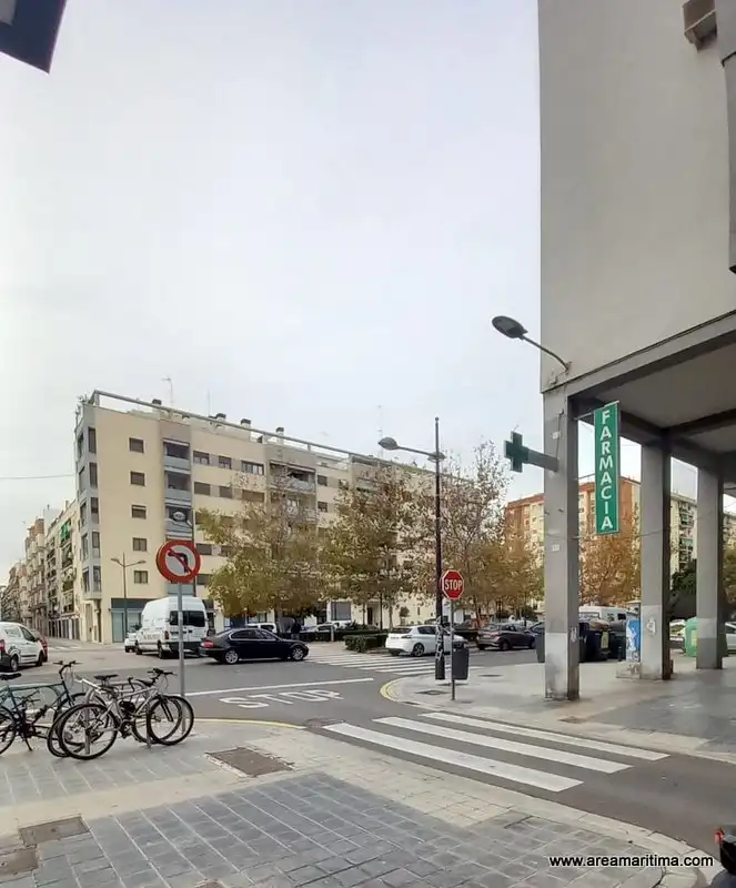 Vista exterior de Local en venda en Valencia