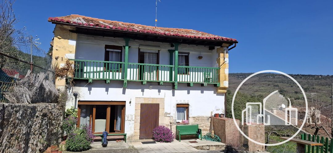 Exterior view of Houses for sale in Villarcayo de Merindad de Castilla la Vieja  with Heating, Private garden and Terrace