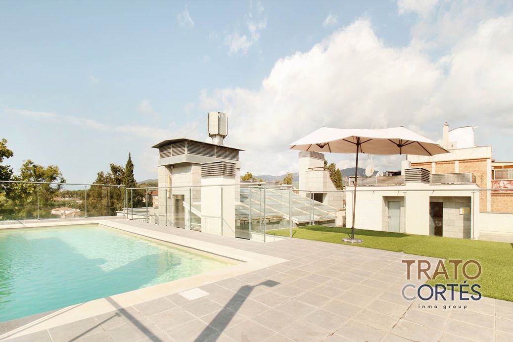 Piscina de Pis en venda en Gavà amb Aire condicionat, Calefacció i Jardí privat