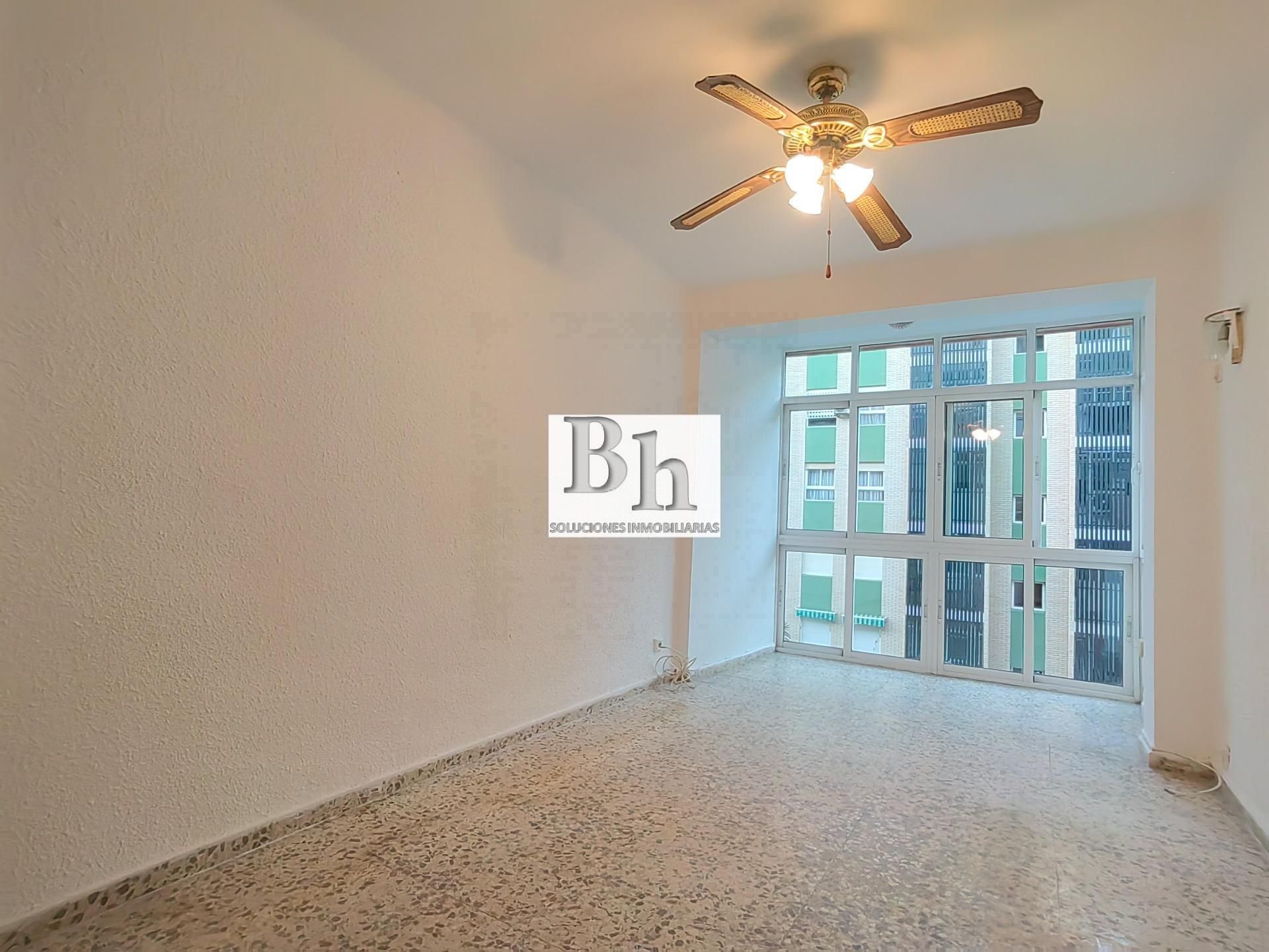 Flat for sale in Calle MENDOZA, 14, Parque Ayala - Jardín de la Abadía - Huelín