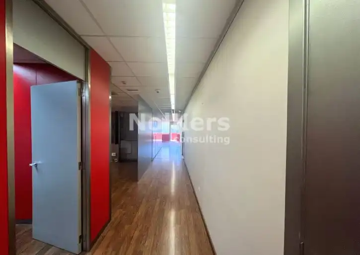 Office for sale in Barcelona  with Air Conditioner and Heating
