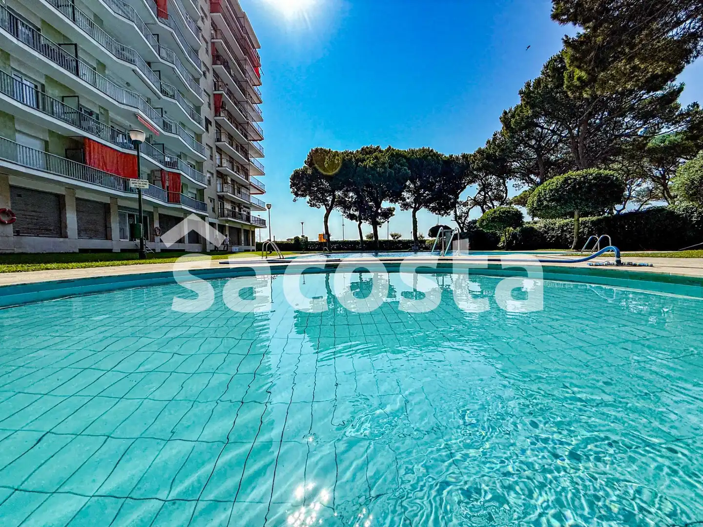 Piscina de Pis en venda en Blanes amb Aire condicionat, Terrassa i Balcó