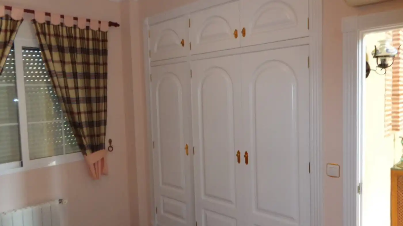 Habitación de Casa o chalet en venta en Petrer con Aire acondicionado, Calefacción y Jardín privado