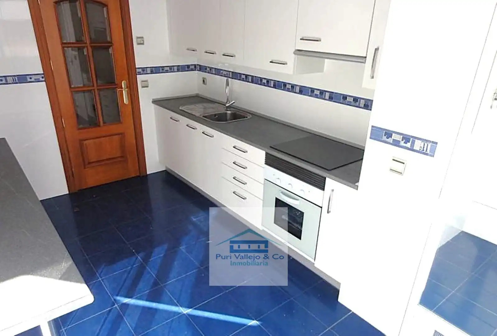 Kitchen of Flat for rent in Córdoba  with Air Conditioner, Terrace and Storage room
