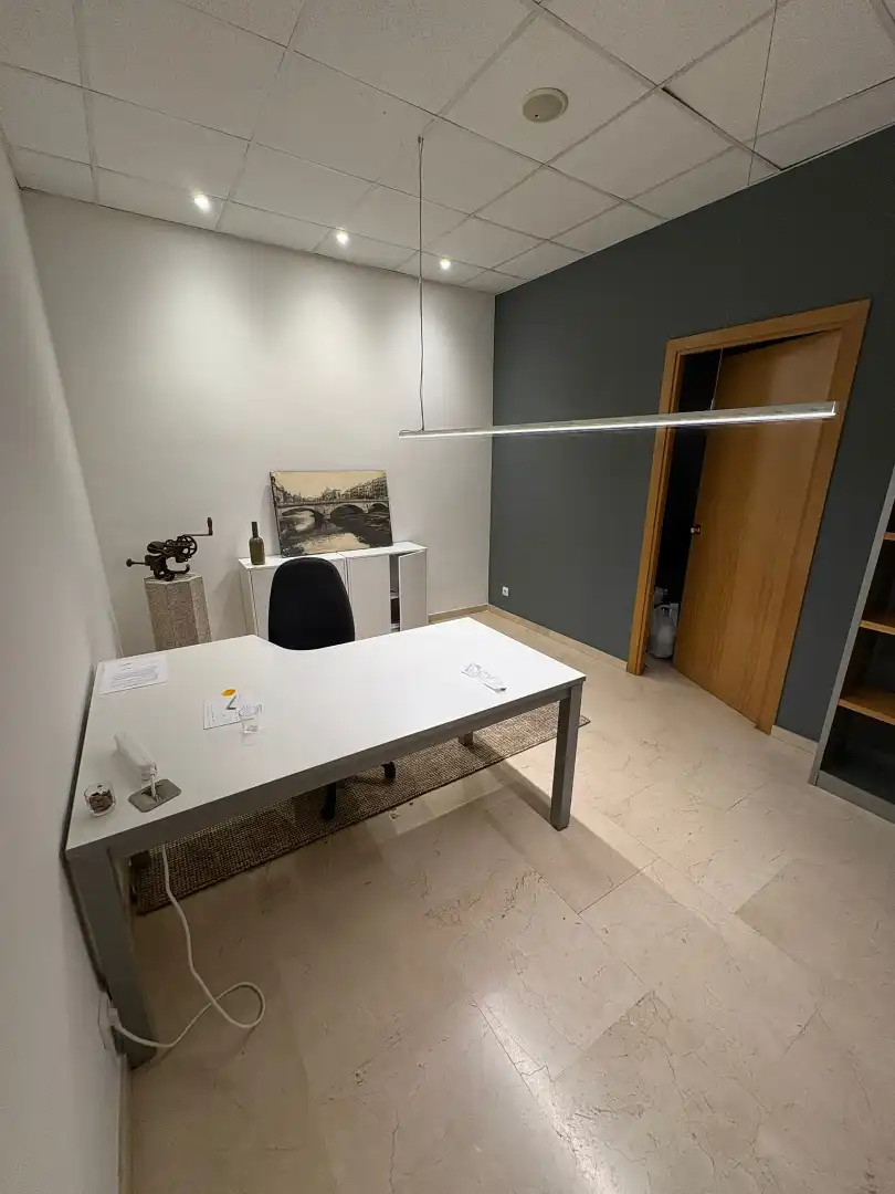 Oficina de alquiler en Avinguda de Sant Francesc, 4, Centre - Barri Vell