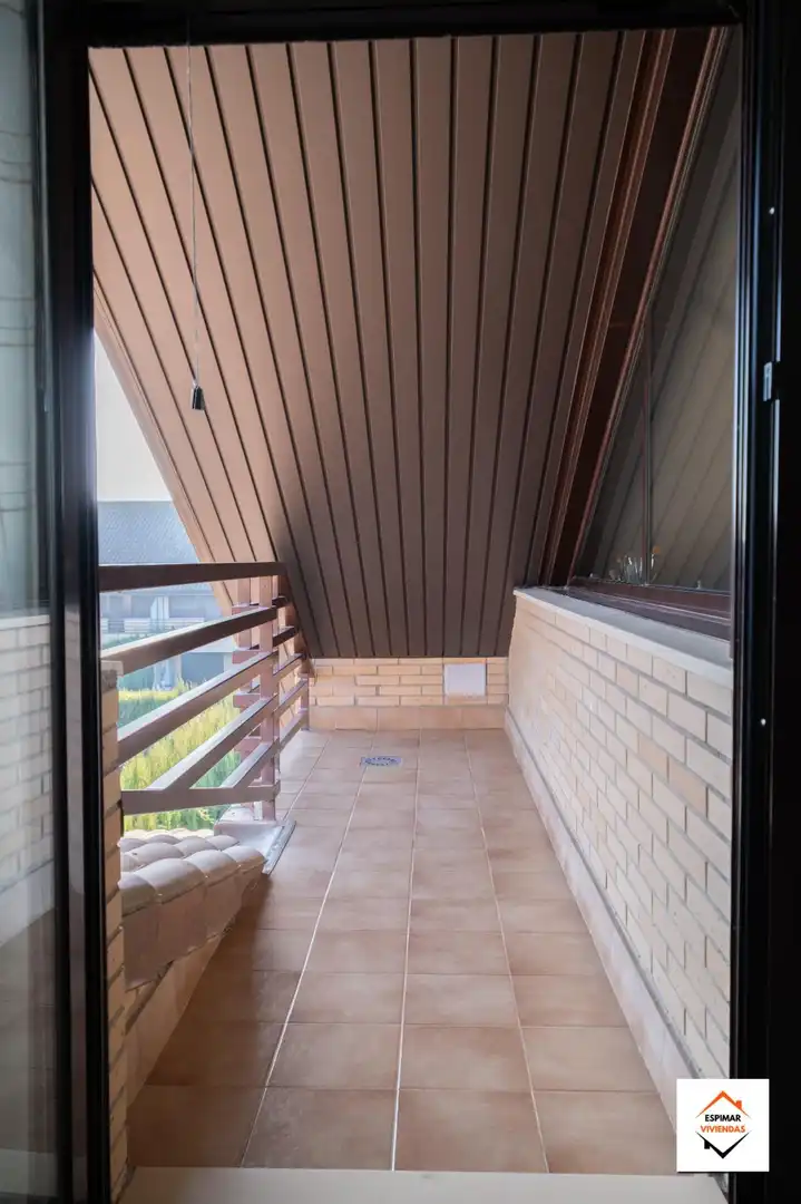 Terrasse von Einfamilien-Reihenhaus zum Verkauf in Villanueva de Gállego mit Heizung, Privatgarten und Terrasse
