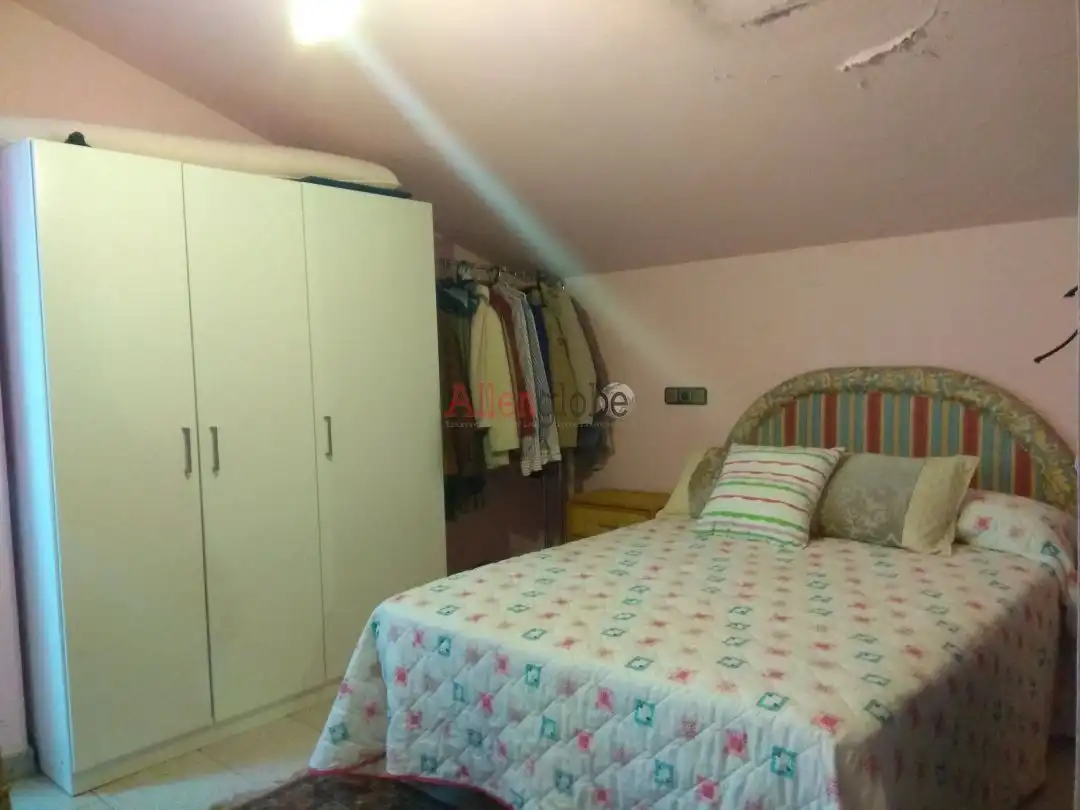 Habitación de Casa o chalet en venta en Nava con Calefacción, Terraza y Balcón