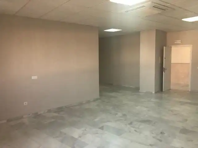 Oficina en venta en Tomares con Aire acondicionado y Calefacción