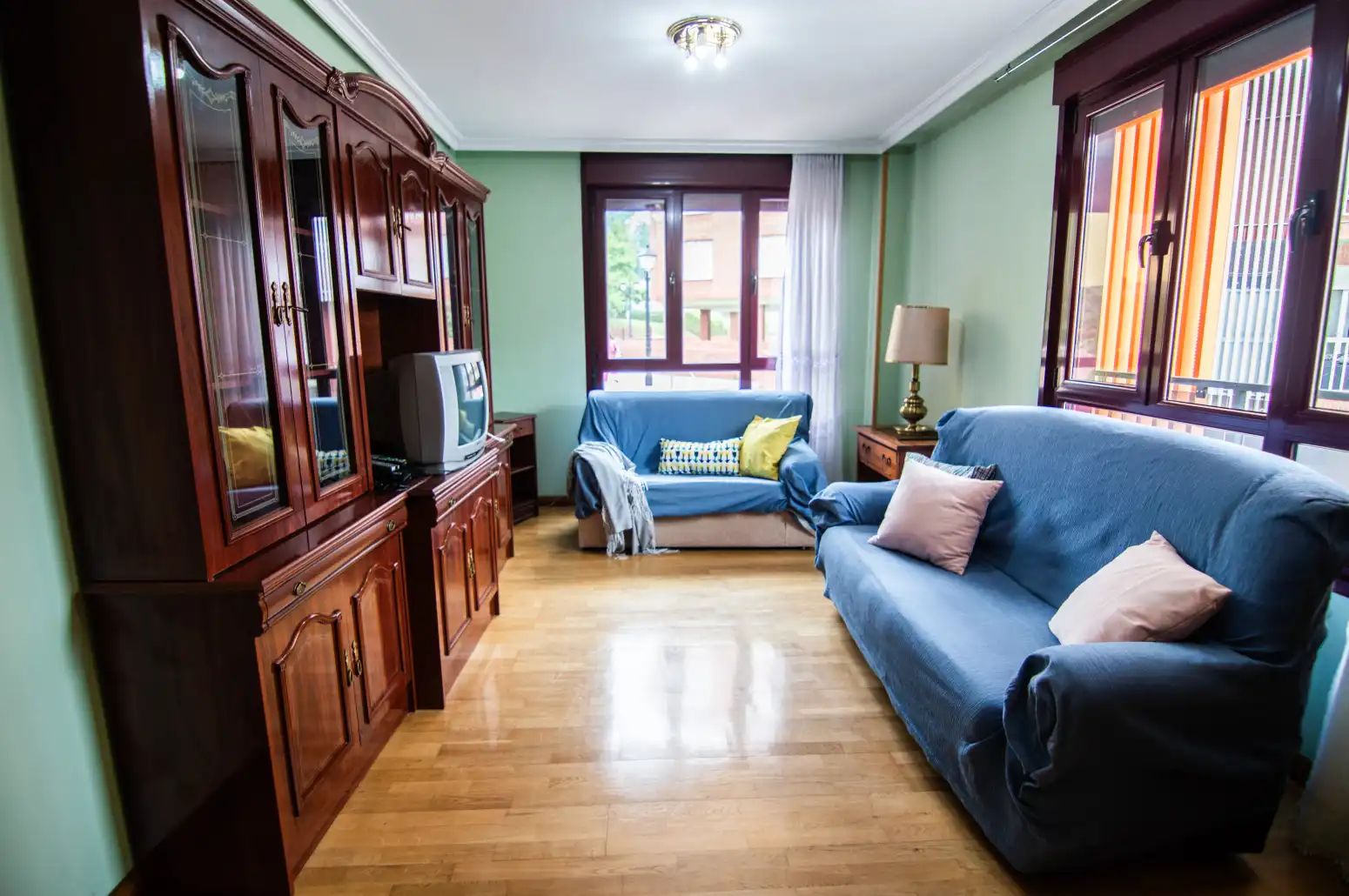 Living room of Flat for sale in Oviedo   with Heating, Parquet flooring and Terrace
