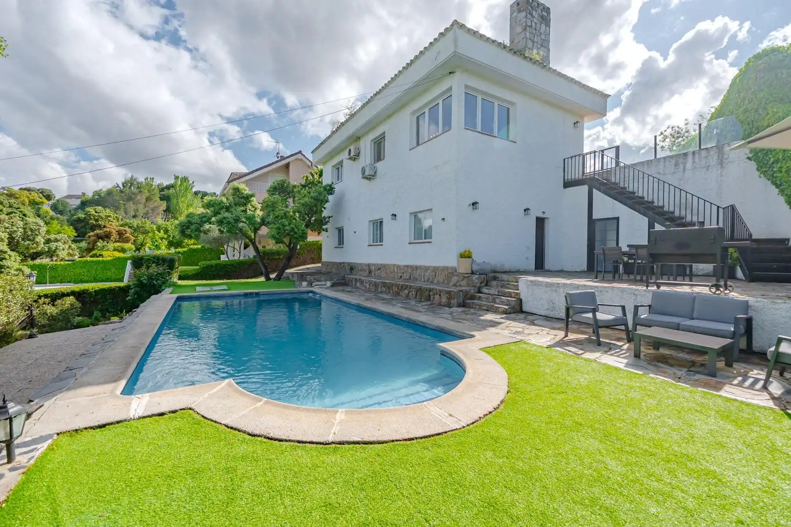 Detached house with pool for sale in Pino Alto - Navarredonda