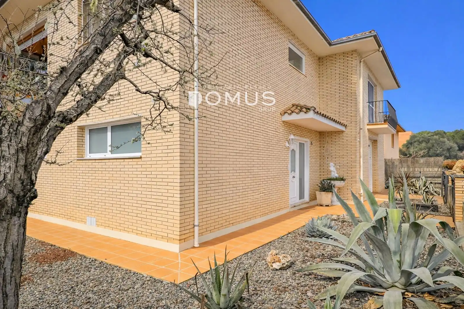 Exterior view of Houses for sale in Besalú  with Air Conditioner, Private garden and Terrace