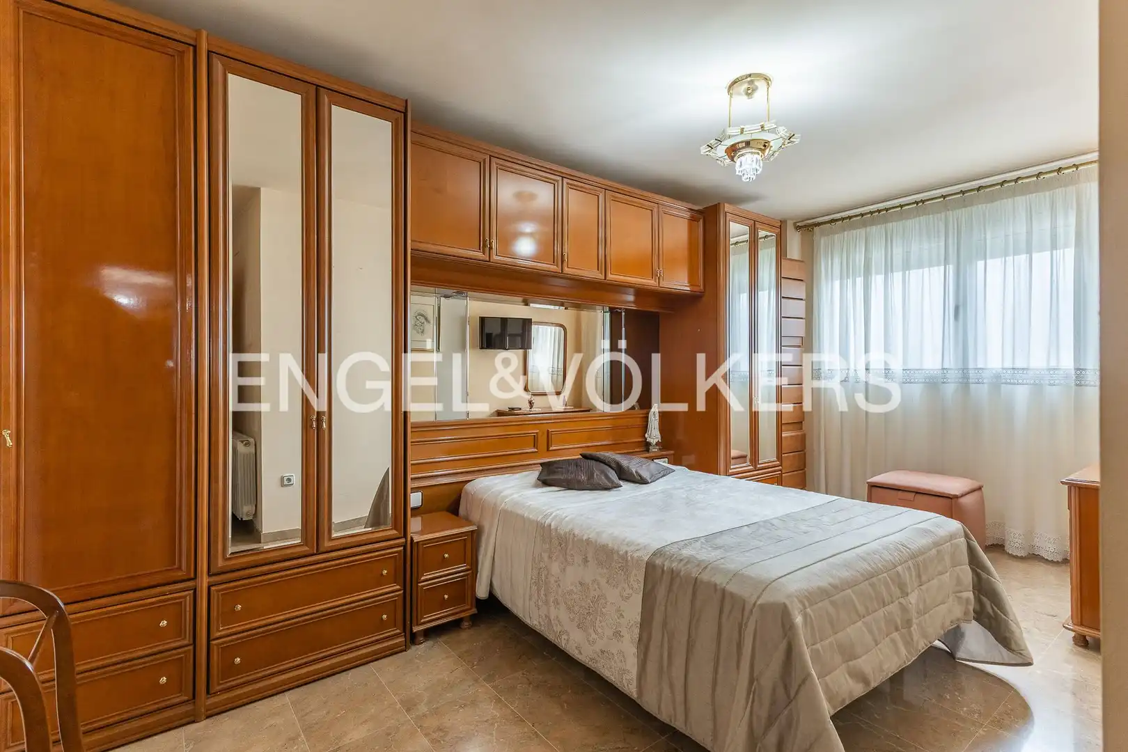 Habitación de Dúplex en venta en Terrassa con Aire acondicionado, Calefacción y Terraza