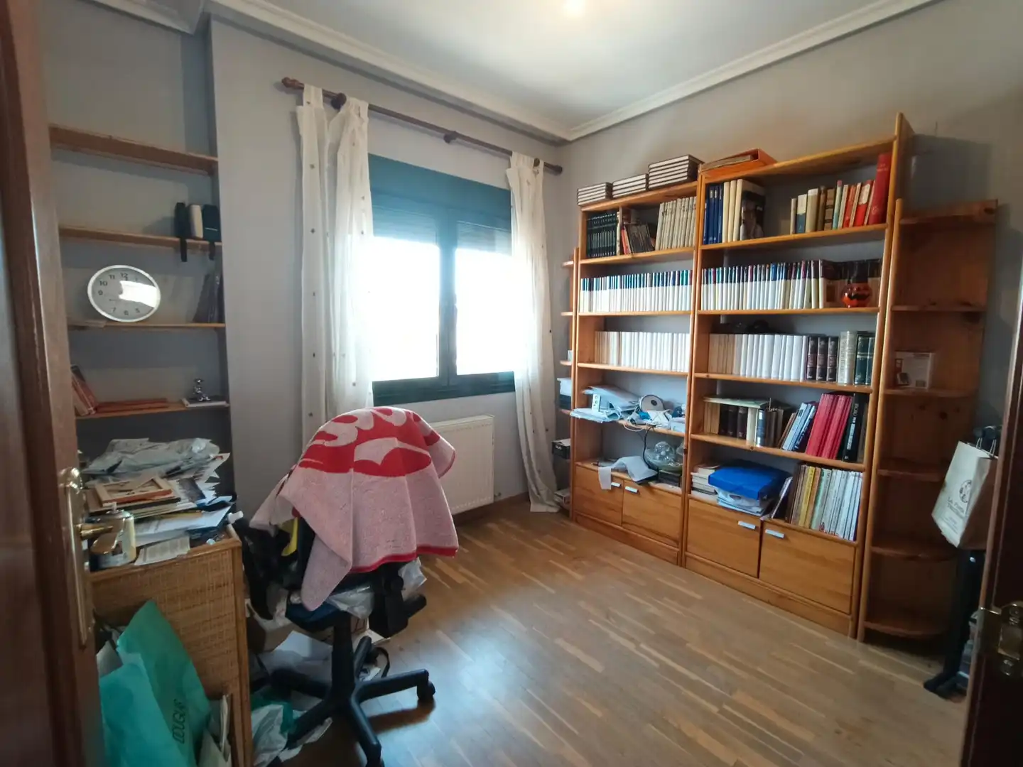 Sala d'estar de Casa adosada en venda en Cáceres amb Parquet i Traster