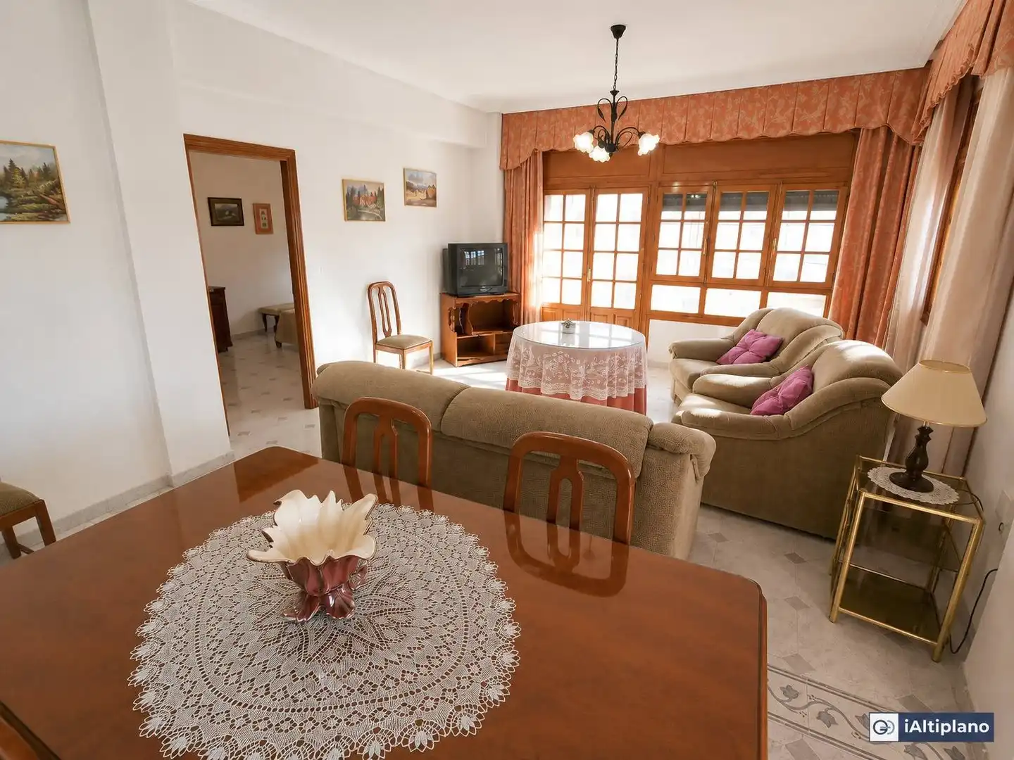 Sala de estar de Piso en venta en Baza con Calefacción, Terraza y Trastero