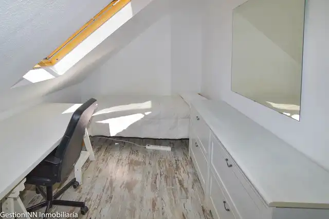 Schlafzimmer von Einfamilien-Reihenhaus zur untervermieten in Villanueva de la Cañada mit Heizung, Privatgarten und Parkett