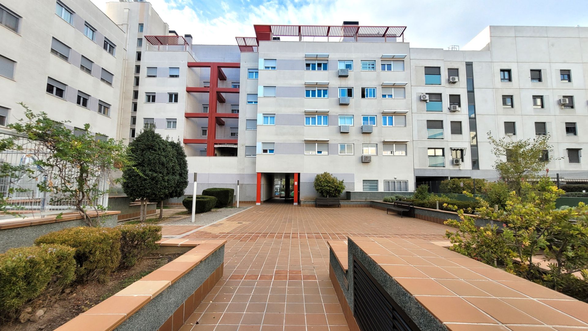 Exterior view of Flat for sale in Alcalá de Henares  with Air Conditioner, Heating and Storage room