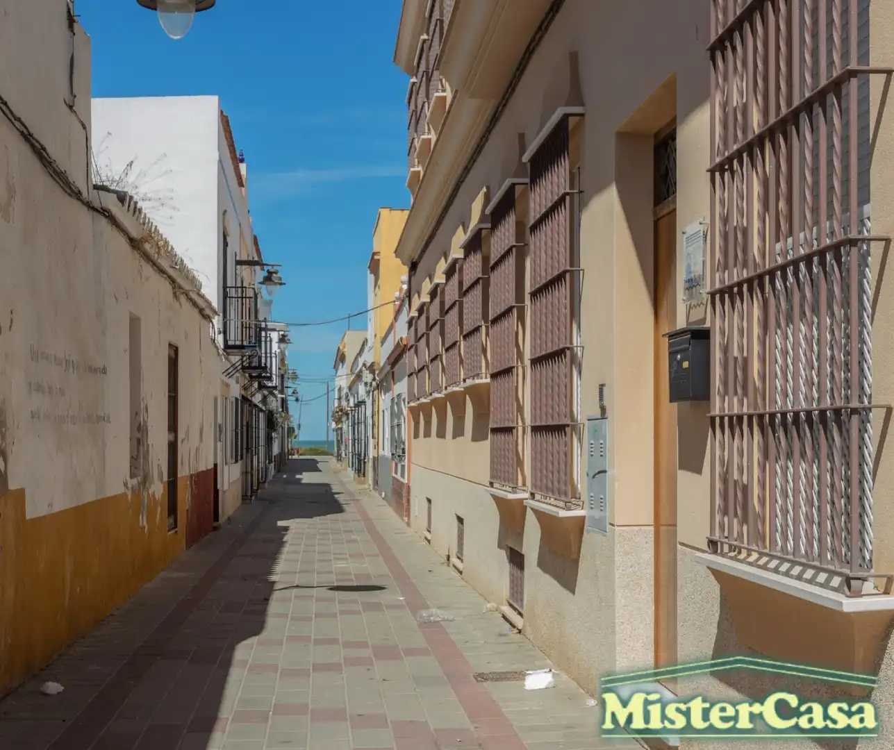 Vista exterior de Casa o xalet en venda en Chipiona amb Aire condicionat i Terrassa
