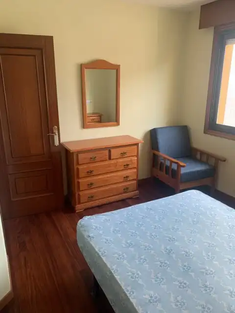 Habitación de Apartamento en venta en Marín con Parquet, Trastero y Amueblado