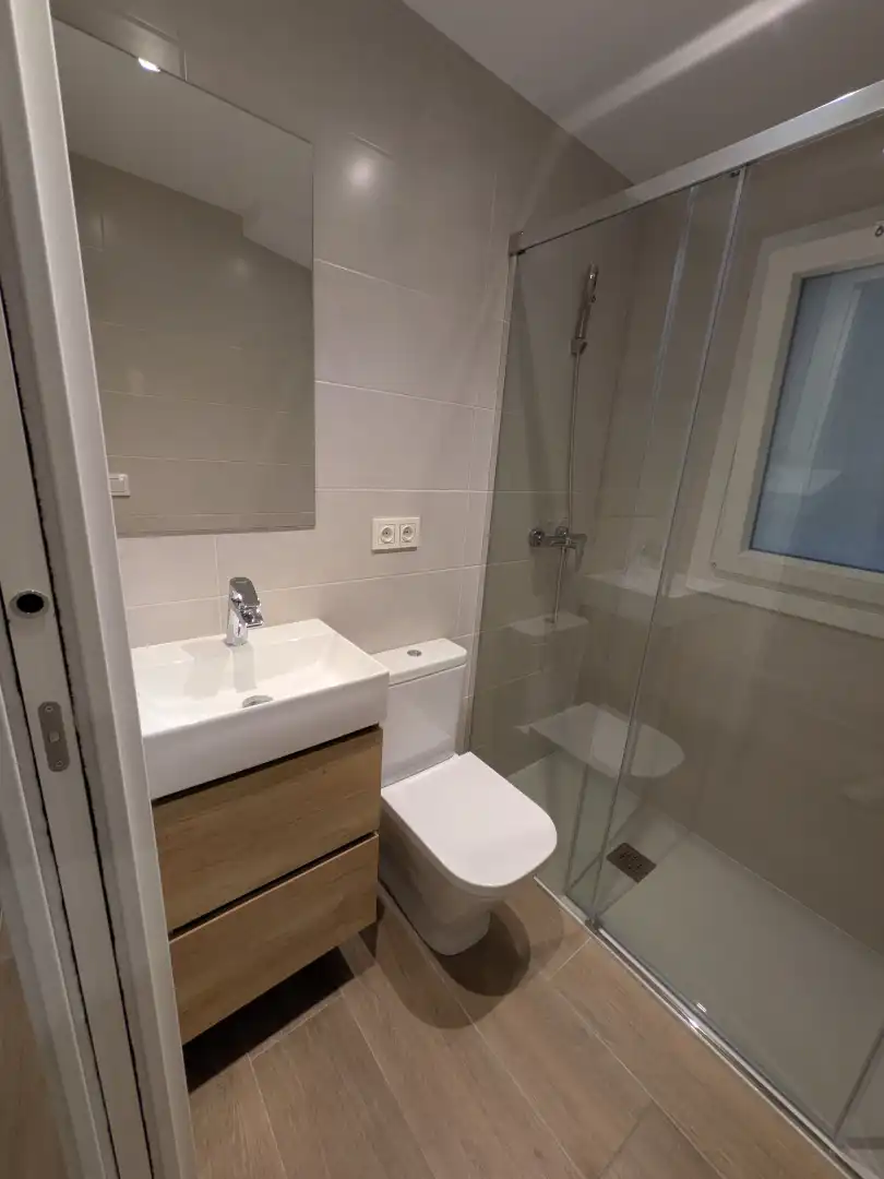 Baño de Piso en venta en Errenteria con Horno, Lavadora y Microondas