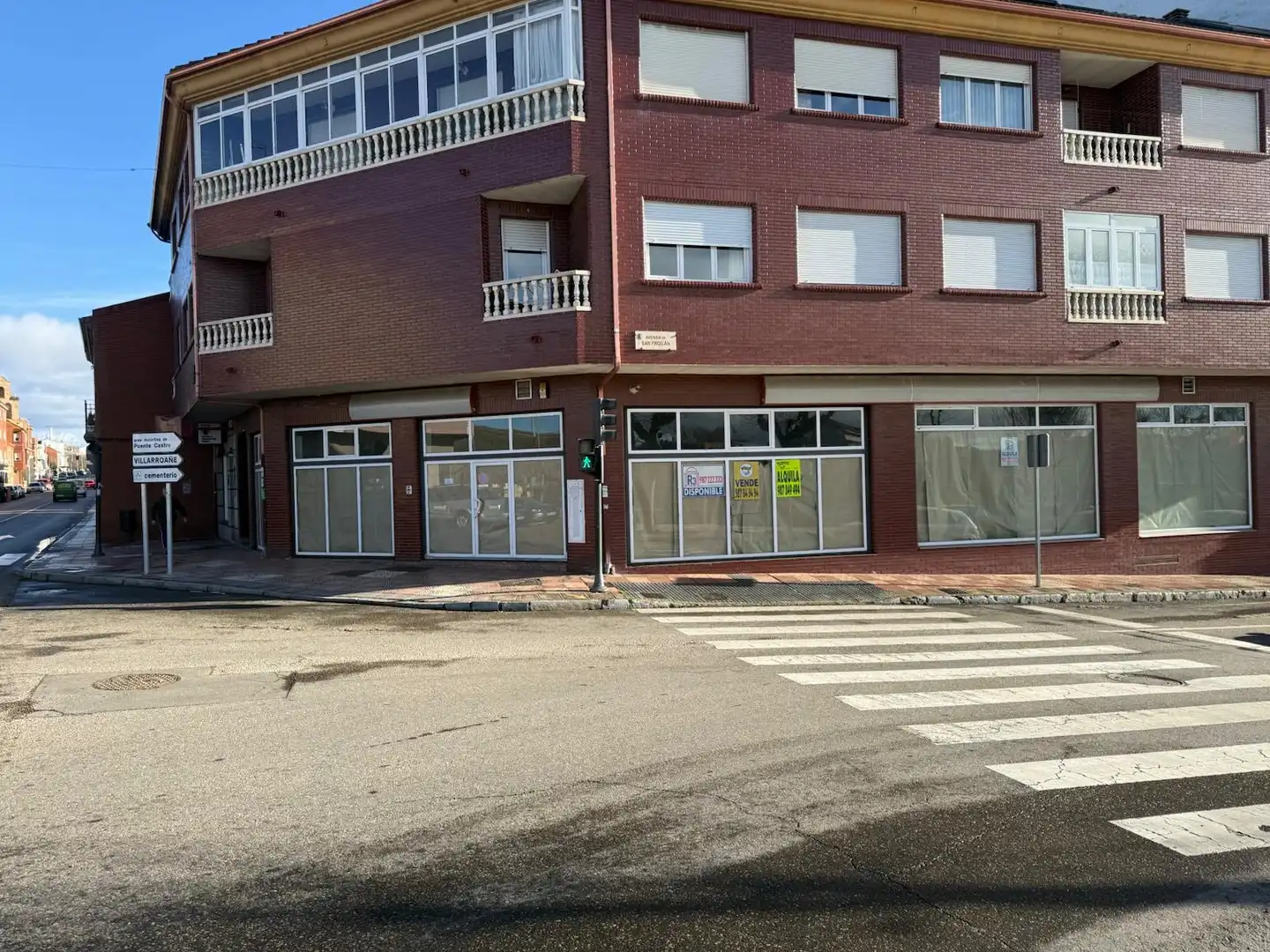 Local comercial en venda a Avenida de San Froilán 1, imagen 3