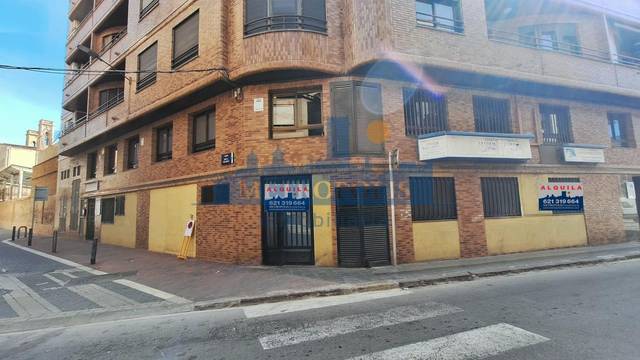 Local comercial en Alquiler en L'Encarnació en Camino de Onda - Salesianos