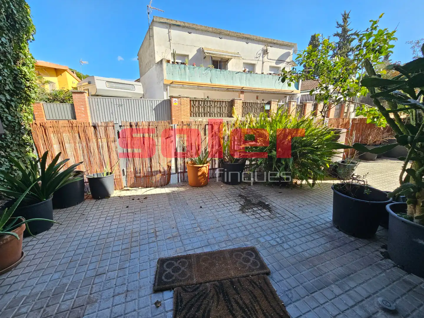 Vista exterior de Local de lloguer en Sant Cugat del Vallès