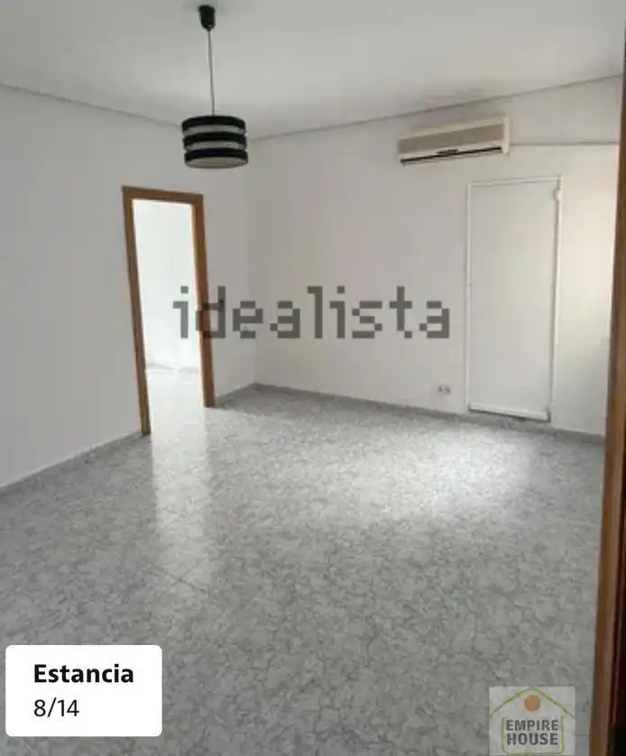 Dormitori de Pis de lloguer en Valencia amb Aire condicionat i Moblat