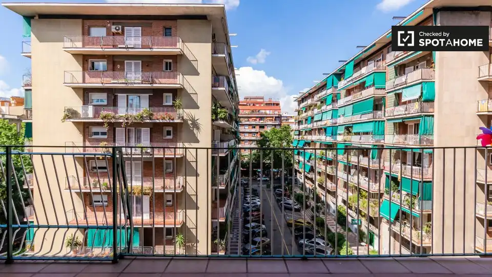 Terraza de Piso para compartir en Barcelona con Aire acondicionado, Calefacción y Amueblado