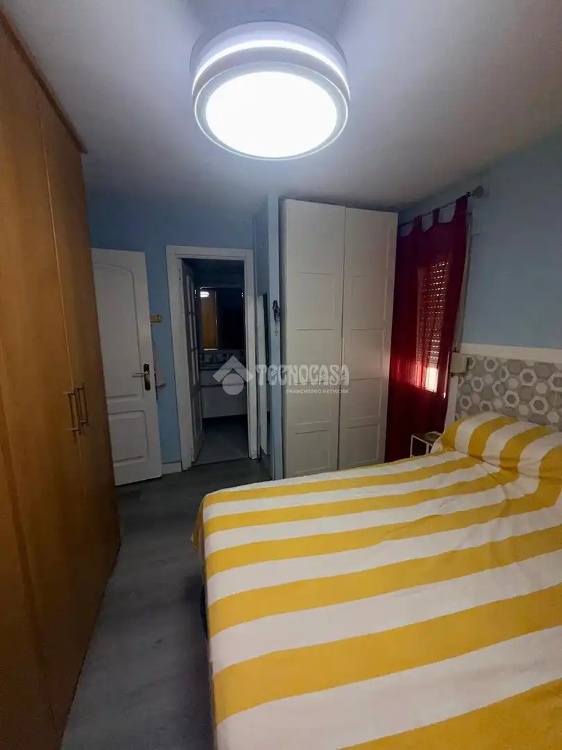Bedroom of Flat for sale in Sevilla  with Heating