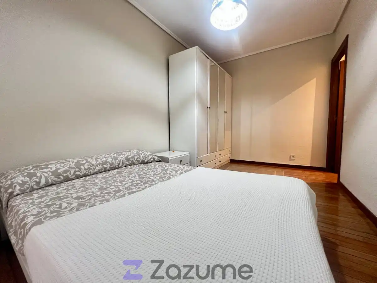 Schlafzimmer von Wohnung zur Miete in Bilbao  mit Heizung, Terrasse und Möbliert