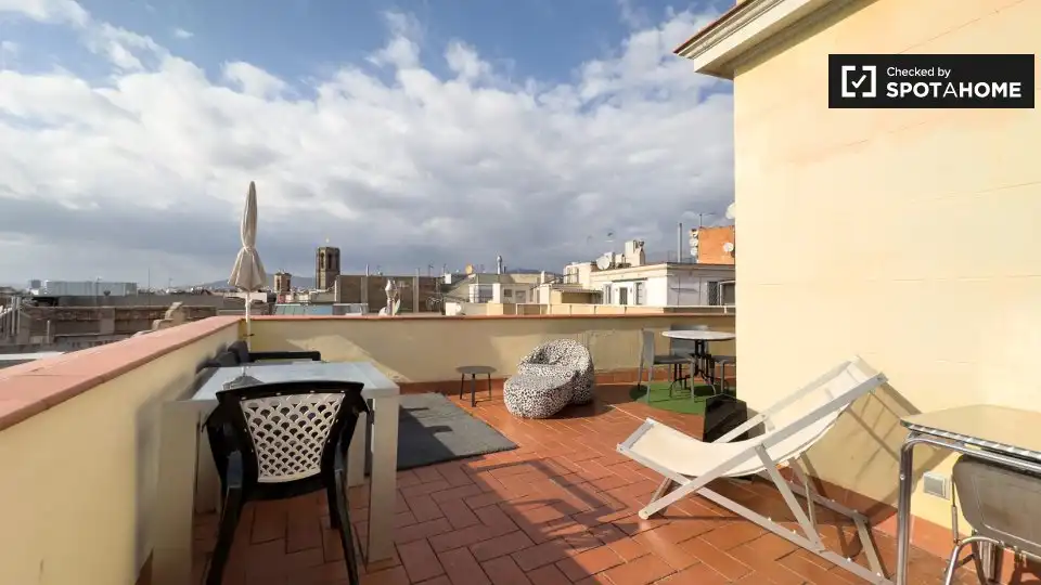 Appartamento con terrazza in affitto a Ciutat Vella, imagen 10