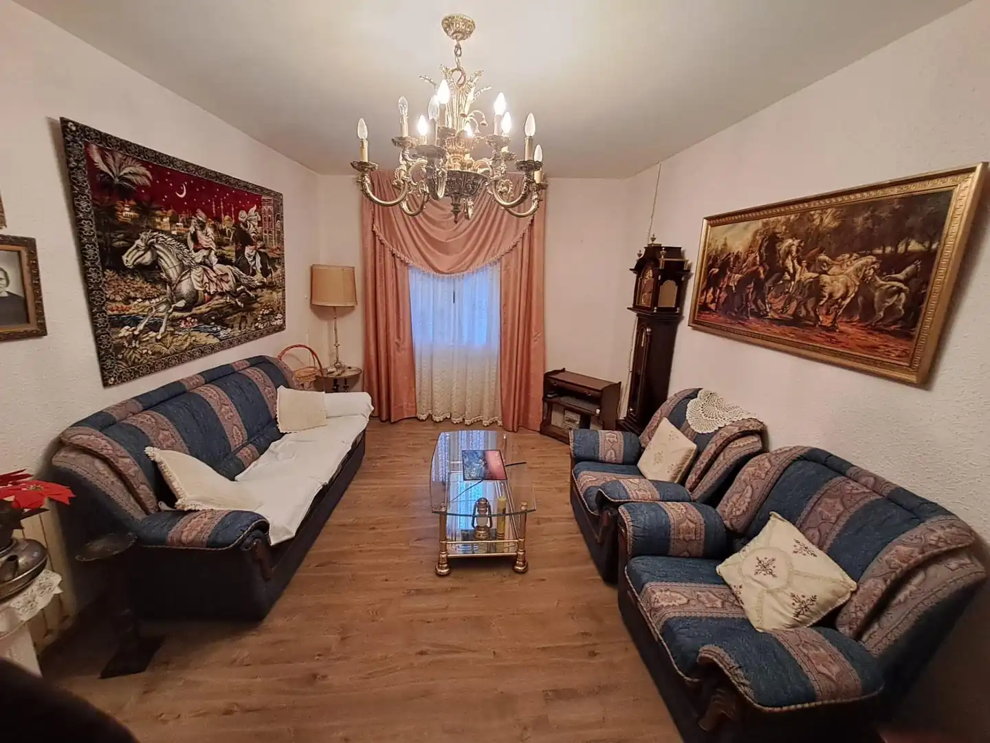 Sala d'estar de Finca rústica en venda en Folgoso de la Ribera amb Calefacció i Moblat