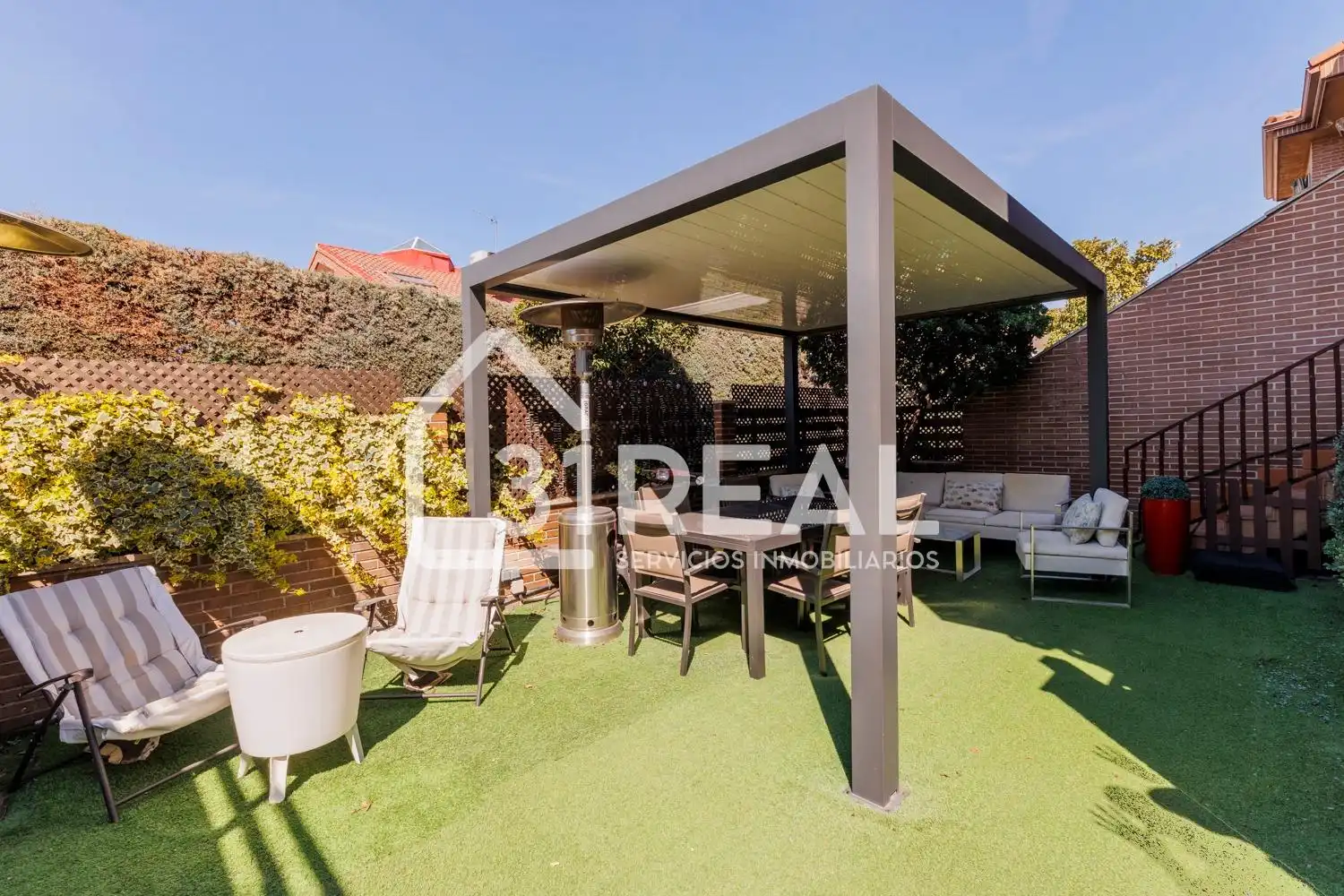 Terrassa de Casa o xalet en venda en Madrid amb Aire condicionat, Calefacció i Jardí privat