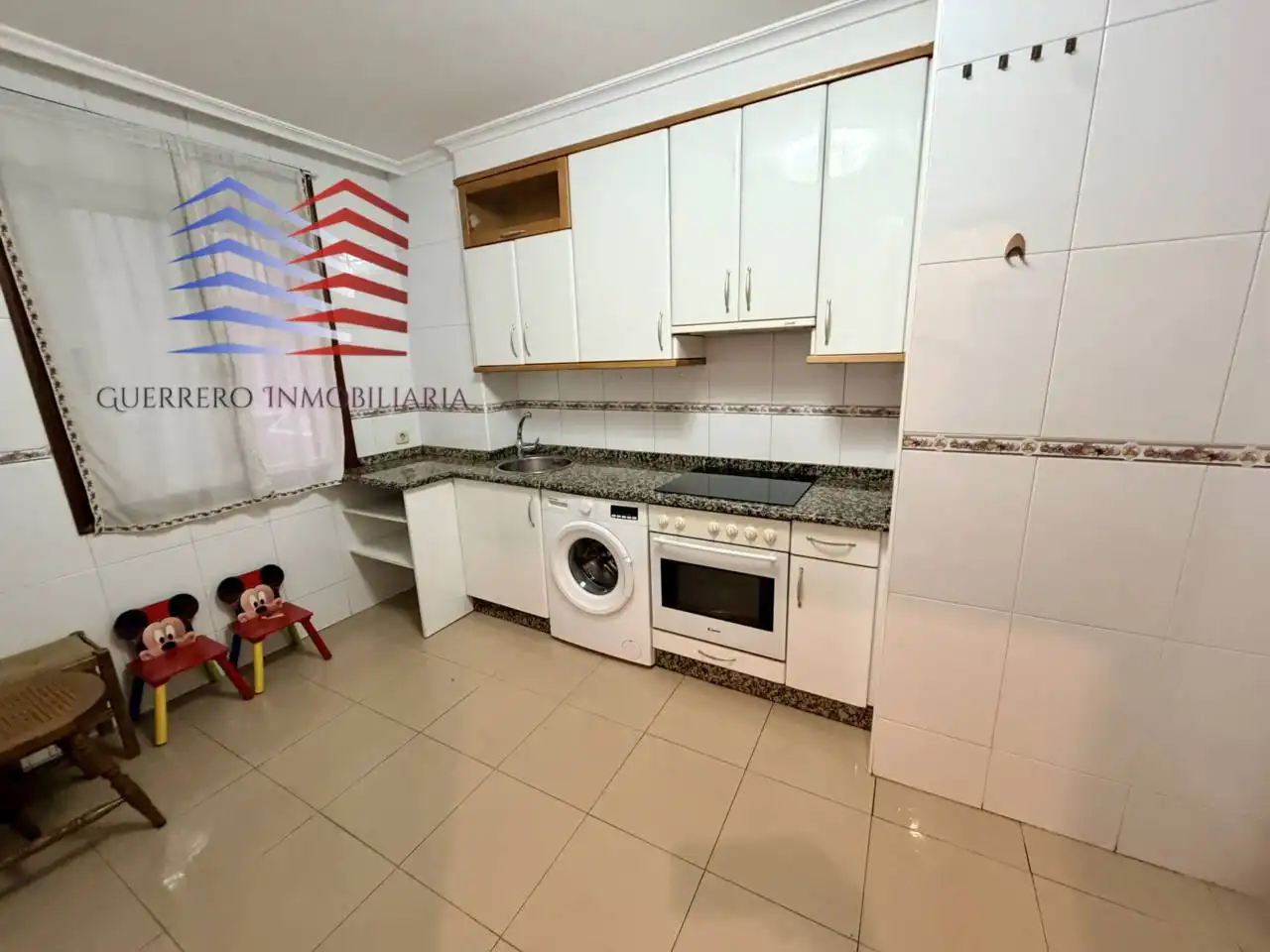 Cocina de Apartamento de alquiler en Ourense Capital  con Calefacción, Parquet y Trastero