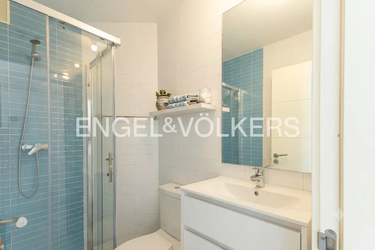 Baño de Piso en venta en Madrid con Aire acondicionado, Calefacción y Piscina