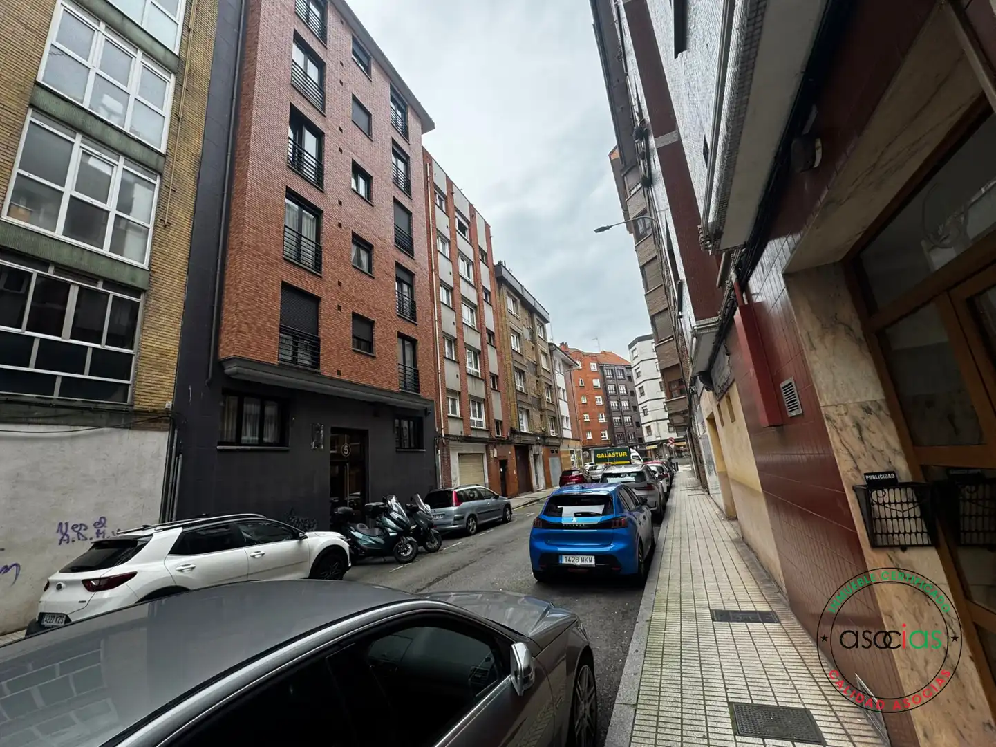 Vista exterior de Pis en venda en Gijón  amb Calefacció i Traster
